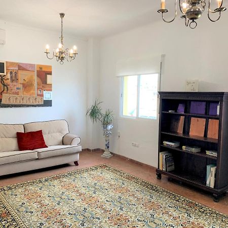 Wide And Traditional- 2Bd 1Bth- Gavidia Sevilla Bagian luar foto