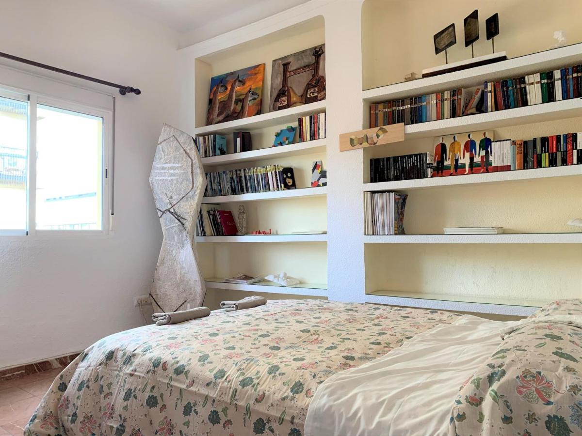 Wide And Traditional- 2Bd 1Bth- Gavidia Sevilla Bagian luar foto