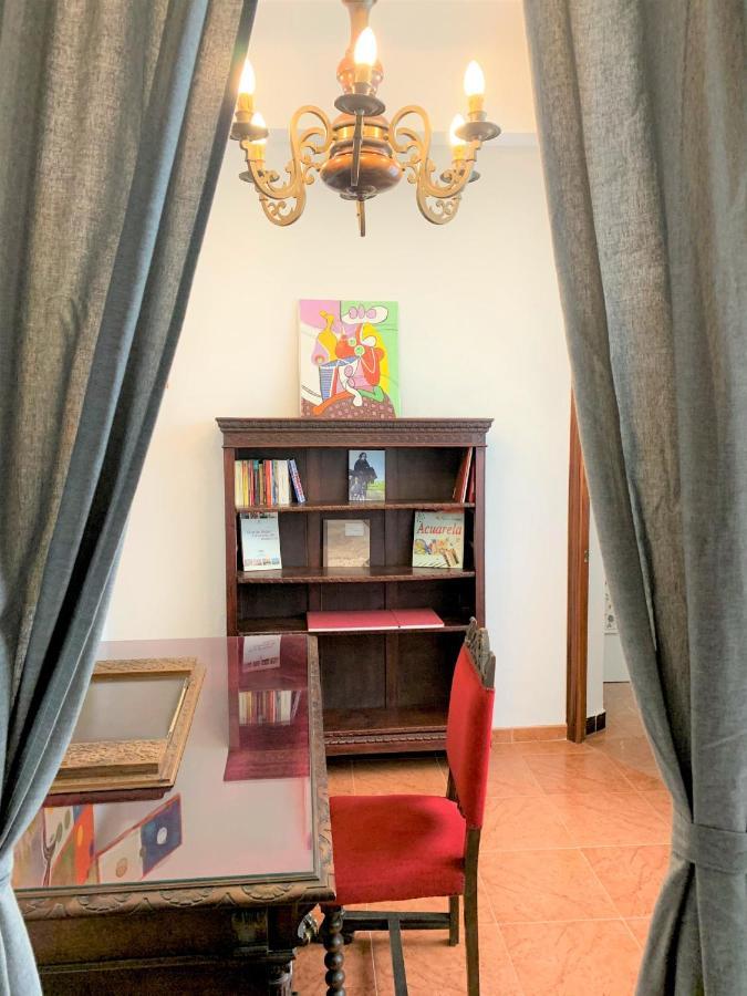 Wide And Traditional- 2Bd 1Bth- Gavidia Sevilla Bagian luar foto