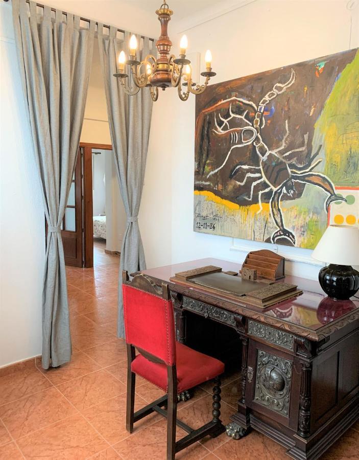 Wide And Traditional- 2Bd 1Bth- Gavidia Sevilla Bagian luar foto